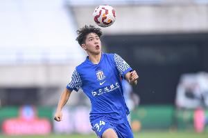 記者：大可不必對(duì)劉誠宇如此苛求，他也必須要不斷努力提升自己