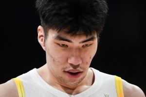 媒體人：中國男籃打陣地戰(zhàn)時 內(nèi)線的戲份要大幅度削弱