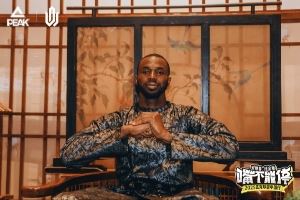 這樣的阿嘴你見過嗎？維金斯投壺“三分”絕殺 星河里斗舞玩嗨了~