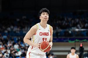 不太行！余嘉豪3中1得6分5板 防守端移動太慢成最大短板