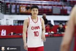 ??延續(xù)出色表現(xiàn)！王俊杰半場7中3拿到9分3板2助1斷