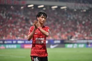 媒體人贊蓉城：明年中超亞冠名額1+1+1，國足低谷期俱樂部要努力