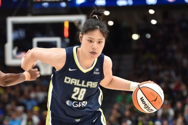 上上場20分新高！上一場受傷！李月汝左膝受傷明日比賽出戰(zhàn)成疑