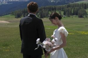 戀情公開！日本國腳佐野海舟與模特結(jié)婚，此前球員曾深陷性侵丑聞