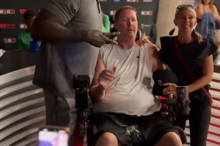 嚴重車禍導致癱瘓！“大竹竿”布拉德利的一雙小腿已截肢