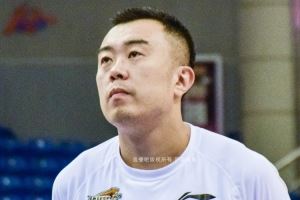 韓德君昔日采訪(fǎng)：錢(qián)很重要但夠用就行 為遼寧貢獻(xiàn)那是我應(yīng)該的