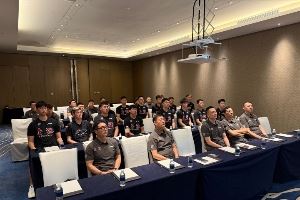 上海官方曬全隊觀看閱兵儀式 新援張鎮(zhèn)麟坐在李弘權&李添榮之間