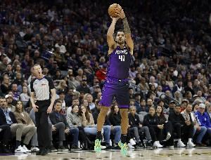 美記：萊爾斯和皇馬的合同是1年320萬(wàn)美元 包含NBA跳出條款