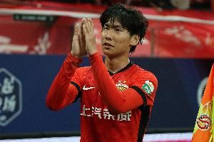 媒體人：李新翔最合適定位是踢替補(bǔ)中鋒或影鋒，邊路不是他的特點(diǎn)