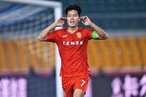 中甲球王水分大？向余望20輪14球，U22兩戰(zhàn)魚腩0球&頻頻浪費(fèi)良機(jī)