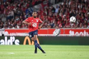 里爾后衛(wèi)：今夏收到了利雅得勝利報價，但C羅沒給我打過電話