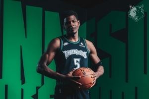 狼王時期的經(jīng)典球衣！森林狼官宣新賽季帶回經(jīng)典球衣！