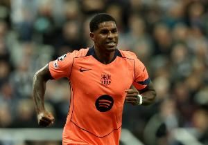 拉什福德本輪比賽進(jìn)攻三區(qū)觸球64次，本賽季西甲單場(chǎng)最多