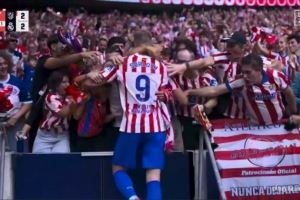 外媒：索爾洛特與球迷一起慶祝但未造成安全隱患，因此沒有吃黃牌