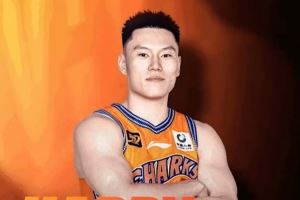 追逐夢(mèng)想勇攀高峰！祝上海男籃球員李弘權(quán)24歲生日快樂(lè)??