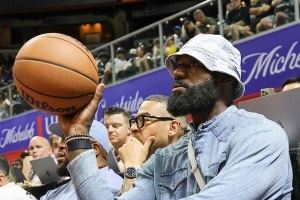 高管：除非前景完美否則老詹不會(huì)離開湖人 不想像喬丹去奇才那樣