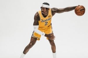 范德比爾特曬新賽季定妝照：開啟生涯第8??個賽季