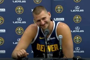 記者：你現(xiàn)在30歲了 約基奇：別提這個(gè) 我們不需要聊這個(gè)??