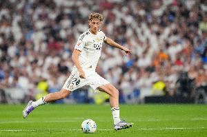 20歲穩(wěn)坐皇馬主力！赫伊森身價(jià)再漲1000萬(wàn)，現(xiàn)7000萬(wàn)排中衛(wèi)榜第6