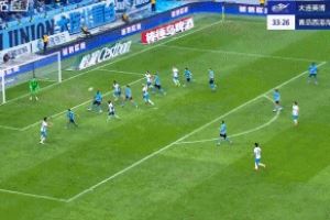 英博連續(xù)解圍未成功，阿齊茲爆射破門，西海岸1-0領(lǐng)先英博！