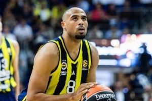 飄了飄了！霍頓-塔克：我認為我是歐籃聯(lián)最好的球員！