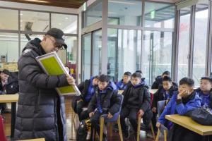 靠足球小將賺錢？董路：我們不跟孩子們簽約，也沒球員交易簽約費(fèi)