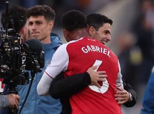 自20-21賽季以來，加布里埃爾是唯一直接參與20粒英超進(jìn)球的中衛(wèi)