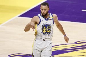 超遠(yuǎn)壓哨不算入統(tǒng)計！勇士助教：庫里會少78次打鐵 命中率漲漲漲