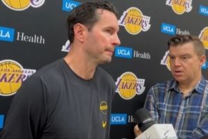 雷迪克：我們防守要達(dá)到上賽季凝聚力水平 會(huì)向球員灌輸防守習(xí)慣