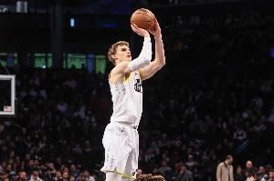 為何對位馬卡如此有挑戰(zhàn)性？小卡：他能投能突 能運(yùn)球又能殺禁區(qū)