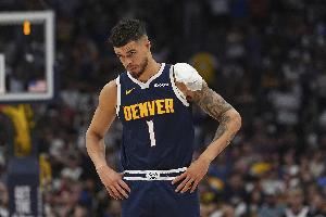 記者：要是小波特打出卡梅隆-約翰遜今天這數(shù)據(jù) 只會(huì)被罵得更慘