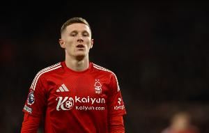 標(biāo)價過億！安德森進(jìn)攻三區(qū)成功傳球領(lǐng)跑英超，索博、B費(fèi)列二三