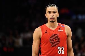 進(jìn)攻不行防守給力！卡馬拉7中2拿4分4板3助1帽 兩次逼出8秒違例