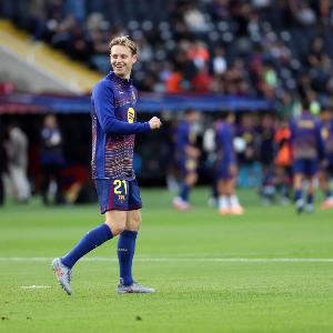 世體：德容和卡薩多歐冠再吃黃牌就要停賽，巴薩快沒后腰用了