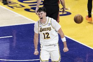 從“樣樣通樣樣松”到關(guān)鍵先生！拉拉維亞用全能表現(xiàn)回應(yīng)外界質(zhì)疑