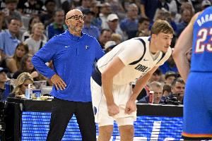 基德：拉塞爾的得分能力能為隊友創(chuàng)造空間 也能幫助弗拉格