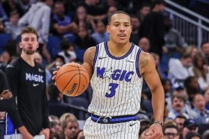 媒體人：貝恩看起來(lái)是即插即用型球員 到常規(guī)賽被證明啥都是幻覺