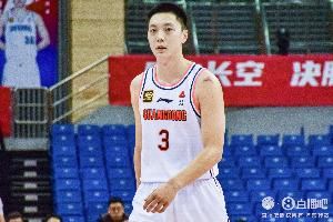 胡中鋒！全運會首戰(zhàn)胡明軒貢獻7分5板3助4斷 官網給的位置是中鋒