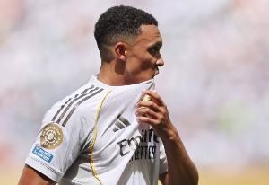 電訊報評論：阿諾德到底所犯何罪？他不該在安菲爾德受此惡毒對待