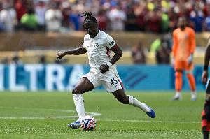 自加盟切爾西以來，拉維亞還從未代表藍(lán)軍踢滿過全場比賽