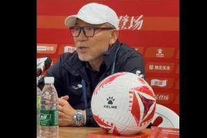 張外龍：這批球員能力很強(qiáng)能通過中超進(jìn)國家隊(duì) 明年合同還沒消息