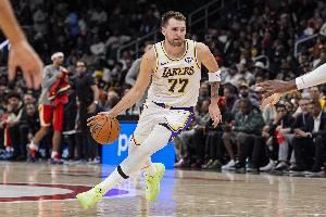 下半場強(qiáng)度提升？東契奇：黃蜂首節(jié)投瘋了 我們必須得更有侵略性