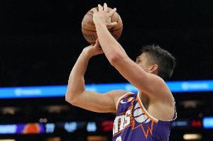 水銀瀉地！格雷森·阿倫和羅伊斯·奧尼爾各中三分 太陽轟出22-5