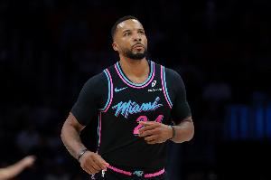 鮑威爾：我不看重?cái)?shù)據(jù)&只想要贏球 我希望改正自己的一些錯(cuò)誤