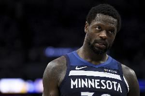 身手全能！蘭德爾半場(chǎng)8中5拿到16分5板5助 正負(fù)值+7