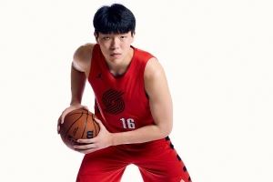 解說：瀚森未來依舊會被再次下放到發(fā)展聯(lián)盟 做好自己該做的就行