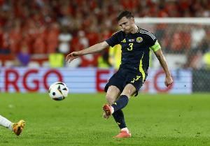 淚目！羅伯遜談出線：我的腦海里都是若塔，他肯定在對(duì)我微笑