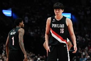 楊瀚森籃下吃餅暴扣！4分已經(jīng)創(chuàng)造生涯新高啦！